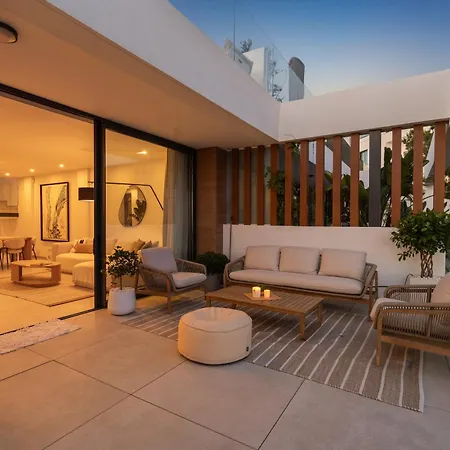 Dunes Penthouse - Brand New, Splendid Rooftop, Pool & Sea View