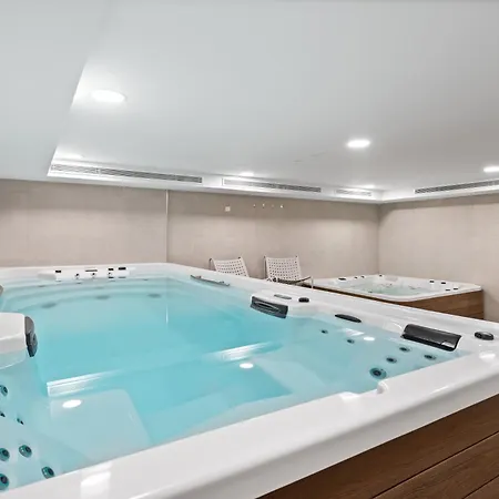 Dunes Penthouse - Brand New, Splendid Rooftop, Pool & Sea View * Marbella