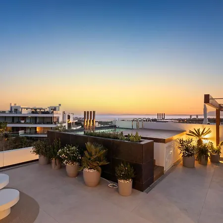 Apartment Dunes Penthouse - Brand New, Splendid Rooftop, Pool & Sea View *