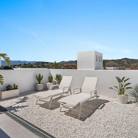 아파트 Dunes Penthouse - Brand New, Splendid Rooftop, Pool & Sea View 마르베야