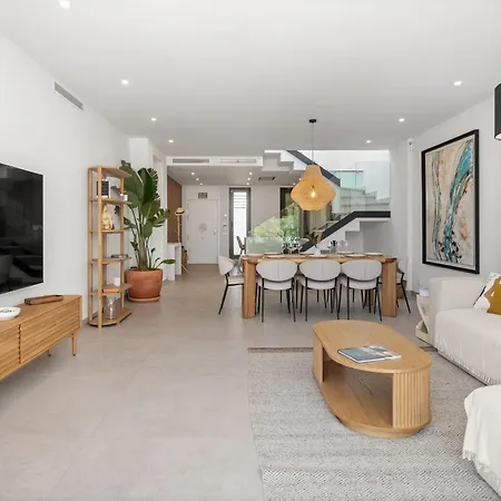 아파트 Dunes Penthouse - Brand New, Splendid Rooftop, Pool & Sea View 마르베야