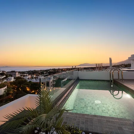 Dunes Penthouse - Brand New, Splendid Rooftop, Pool & Sea View