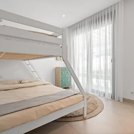 Dunes Penthouse - Brand New, Splendid Rooftop, Pool & Sea View 아파트 *