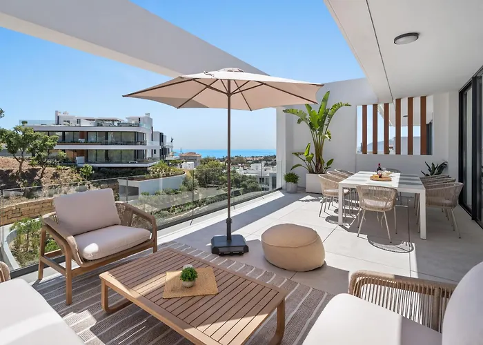 Dunes Penthouse - Brand New, Splendid Rooftop, Pool & Sea View