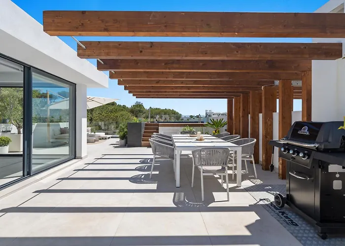 Dunes Penthouse - Brand New, Splendid Rooftop, Pool & Sea View *