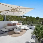 Daire Dunes Penthouse - Brand New, Splendid Rooftop, Pool & Sea View