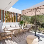 Daire Dunes Penthouse - Brand New, Splendid Rooftop, Pool & Sea View *
