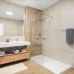 Daire Dunes Penthouse - Brand New, Splendid Rooftop, Pool & Sea View