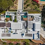 Dunes Penthouse - Brand New, Splendid Rooftop, Pool & Sea View Daire