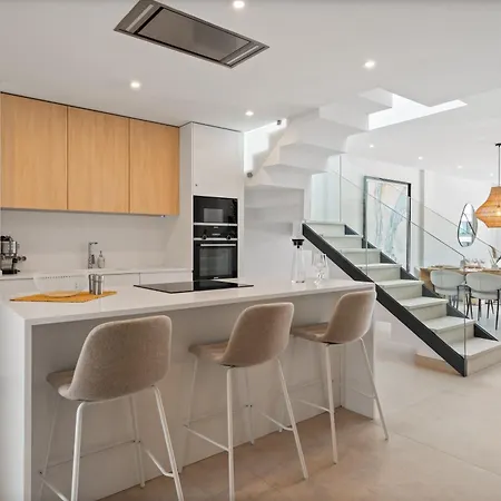 Dunes Penthouse - Brand New, Splendid Rooftop, Pool & Sea View Appartamento *