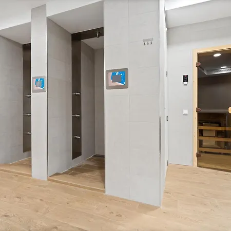 Dunes Penthouse - Brand New, Splendid Rooftop, Pool & Sea View Μαρμπέλλα