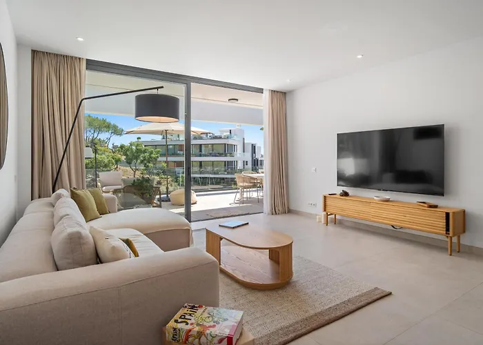 Dunes Penthouse - Brand New, Splendid Rooftop, Pool & Sea View *
